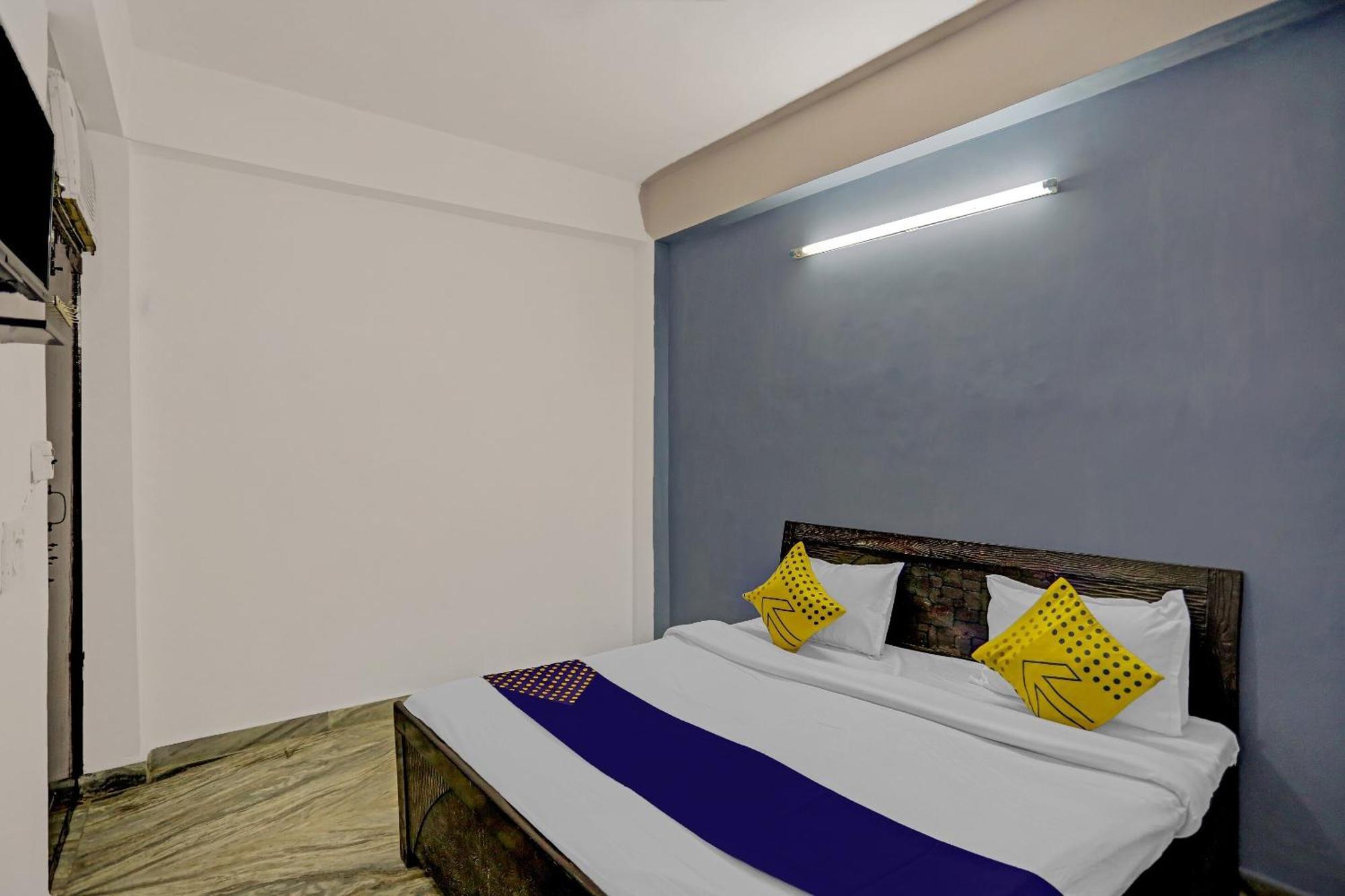 Spot On Raj Hotel Vip Near Worlds Of Wonder Kālkāji Devi المظهر الخارجي الصورة