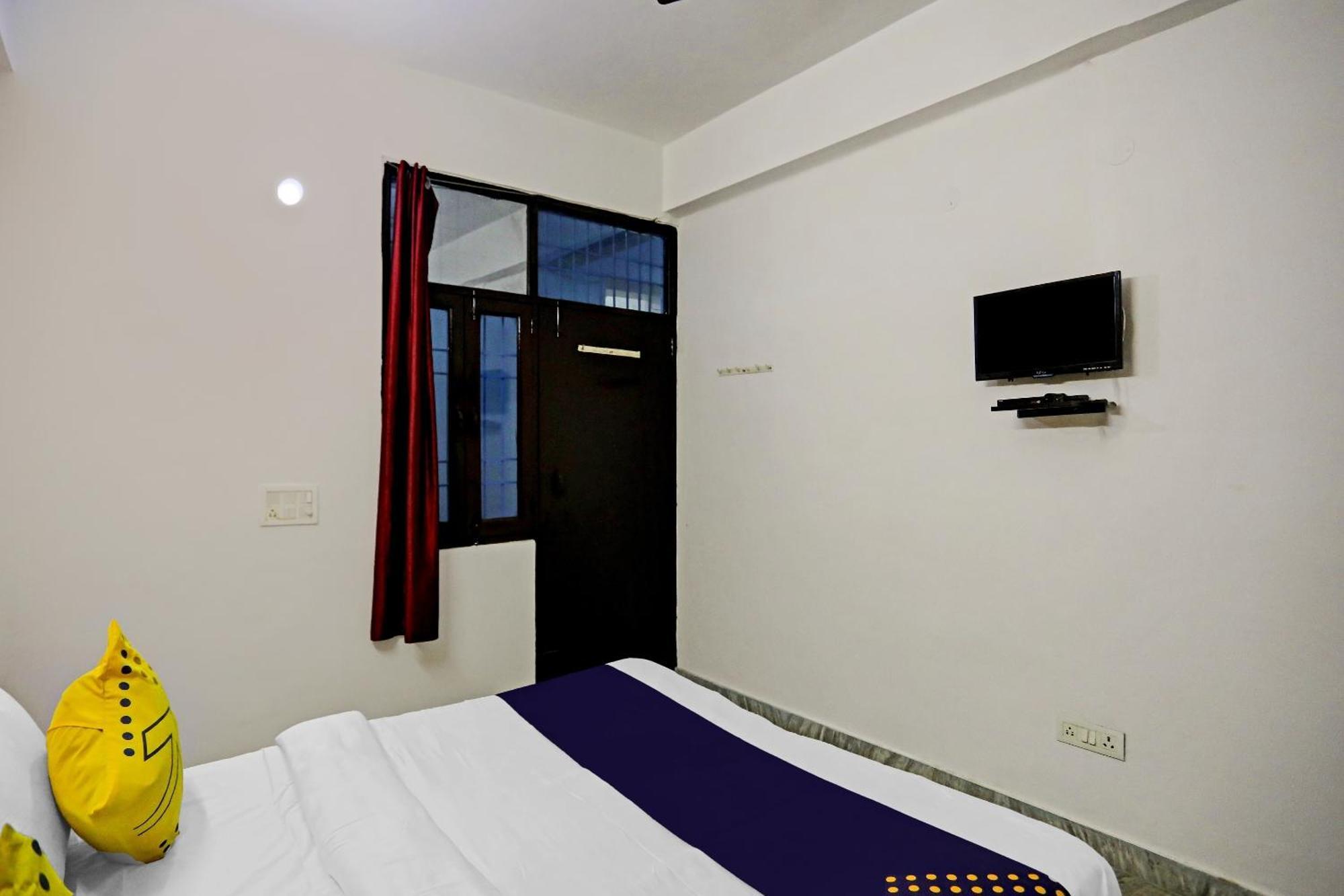 Spot On Raj Hotel Vip Near Worlds Of Wonder Kālkāji Devi المظهر الخارجي الصورة