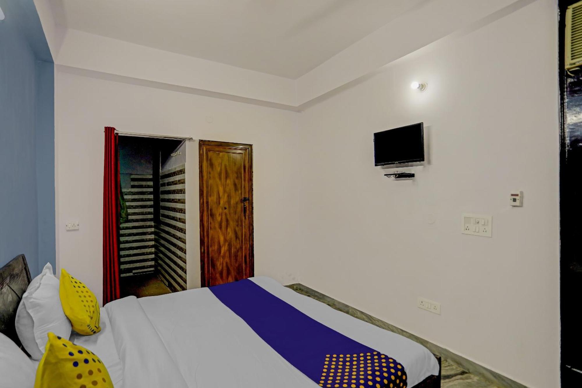 Spot On Raj Hotel Vip Near Worlds Of Wonder Kālkāji Devi المظهر الخارجي الصورة