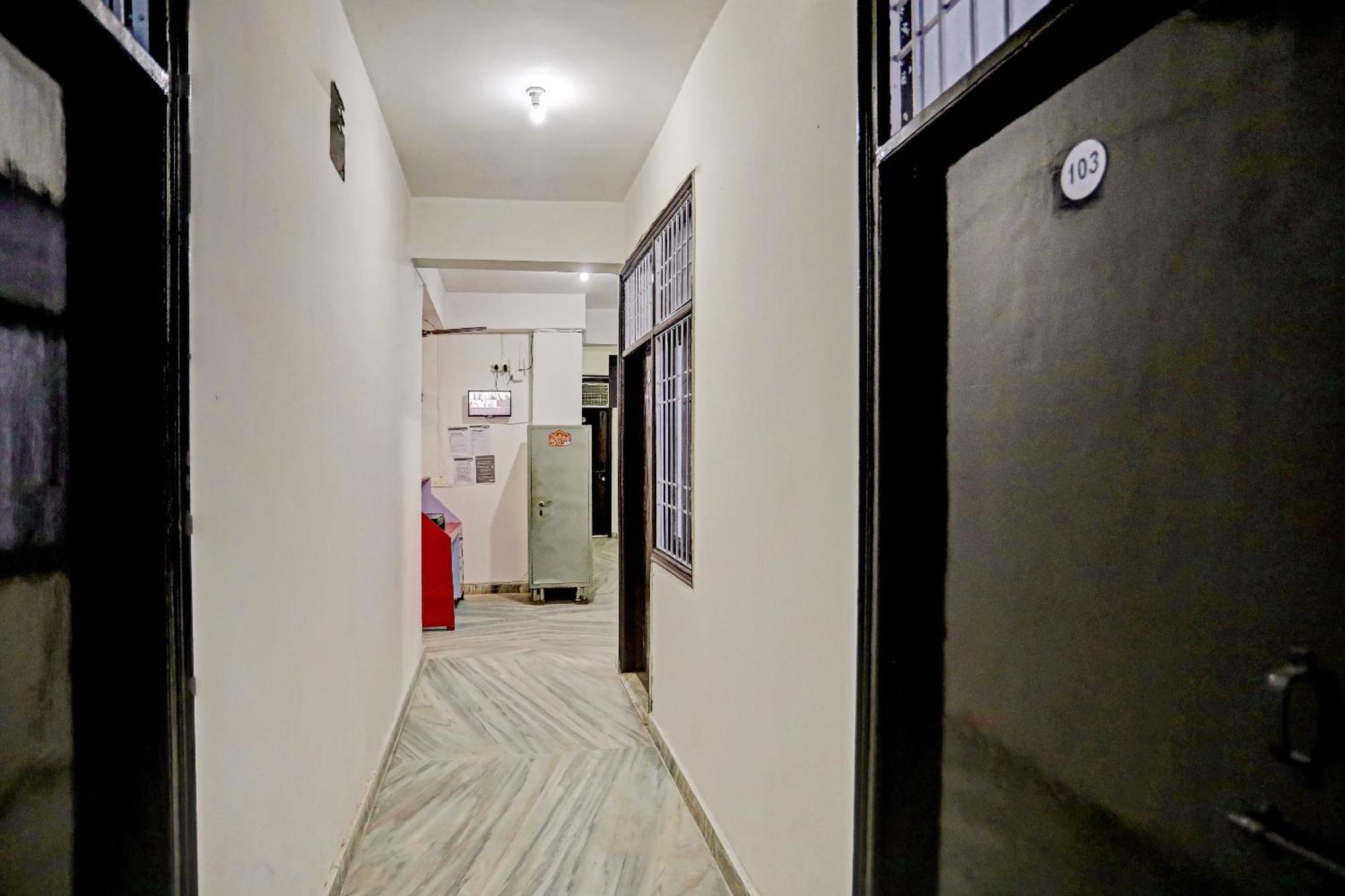 Spot On Raj Hotel Vip Near Worlds Of Wonder Kālkāji Devi المظهر الخارجي الصورة