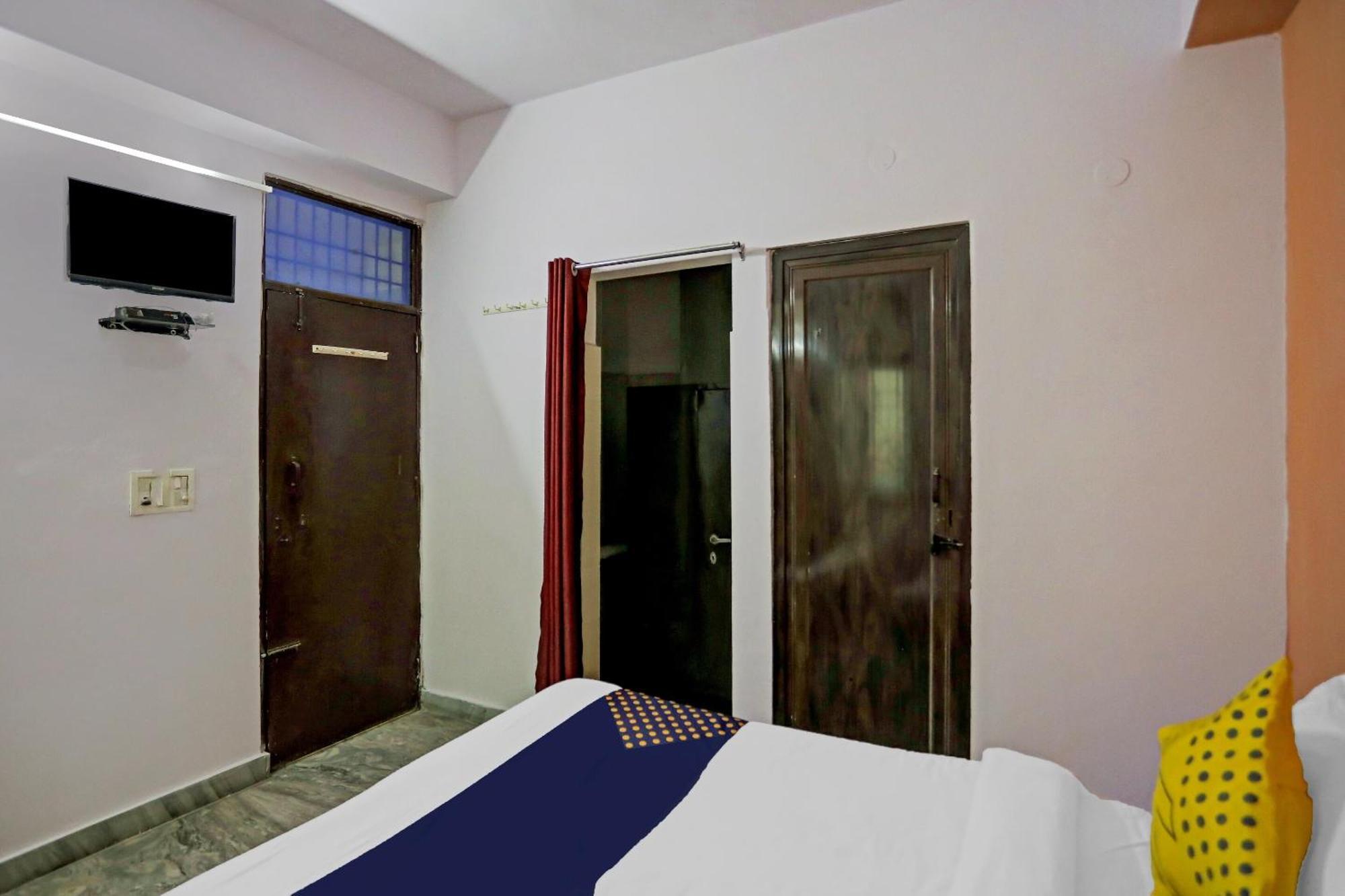Spot On Raj Hotel Vip Near Worlds Of Wonder Kālkāji Devi المظهر الخارجي الصورة